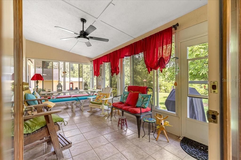 For Sale: $368,800 (3 beds, 2 baths, 1917 Square Feet)