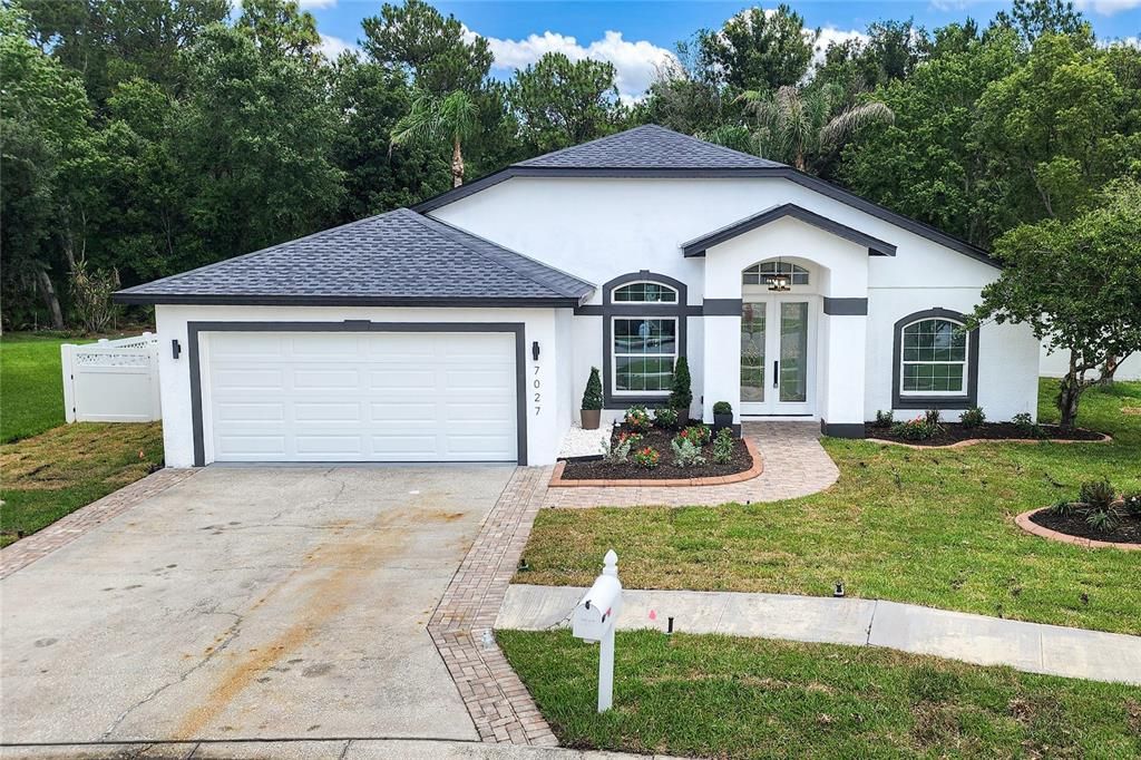 For Sale: $460,000 (4 beds, 2 baths, 2096 Square Feet)