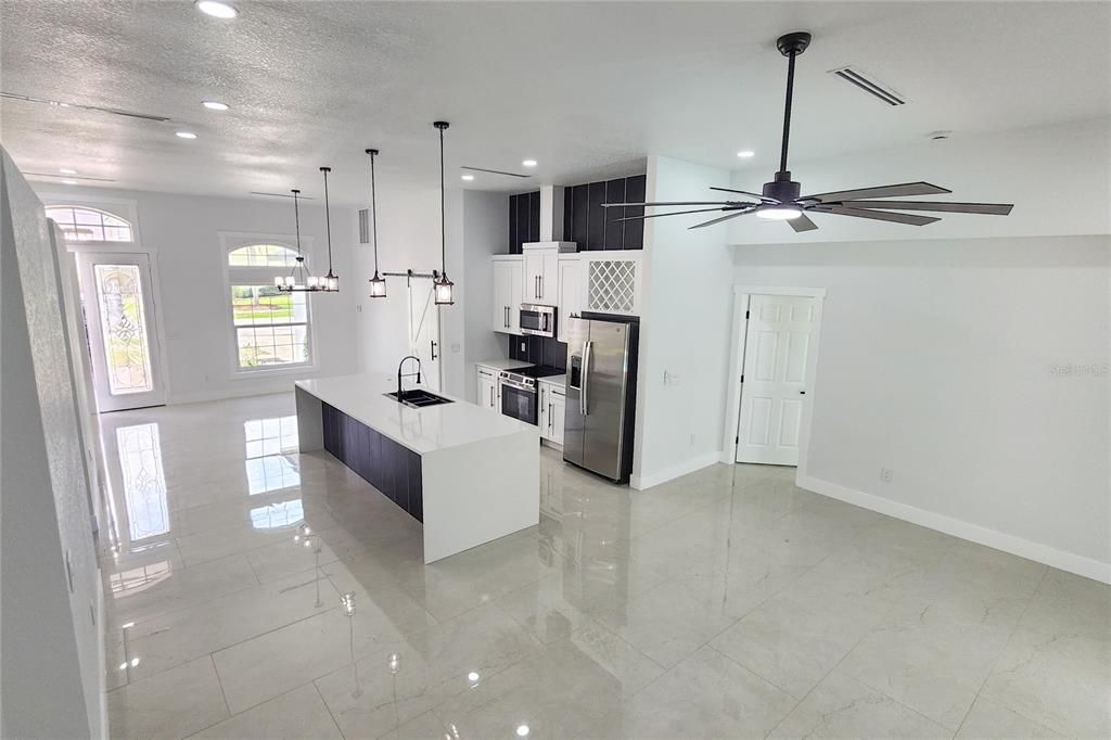 For Sale: $460,000 (4 beds, 2 baths, 2096 Square Feet)