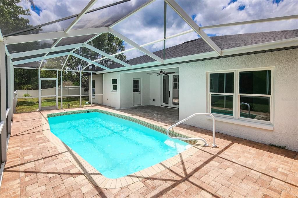 For Sale: $460,000 (4 beds, 2 baths, 2096 Square Feet)