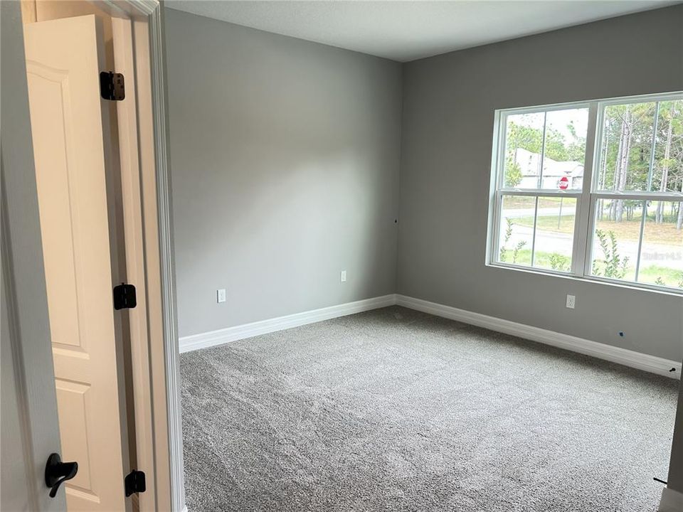 For Sale: $358,900 (4 beds, 3 baths, 1990 Square Feet)