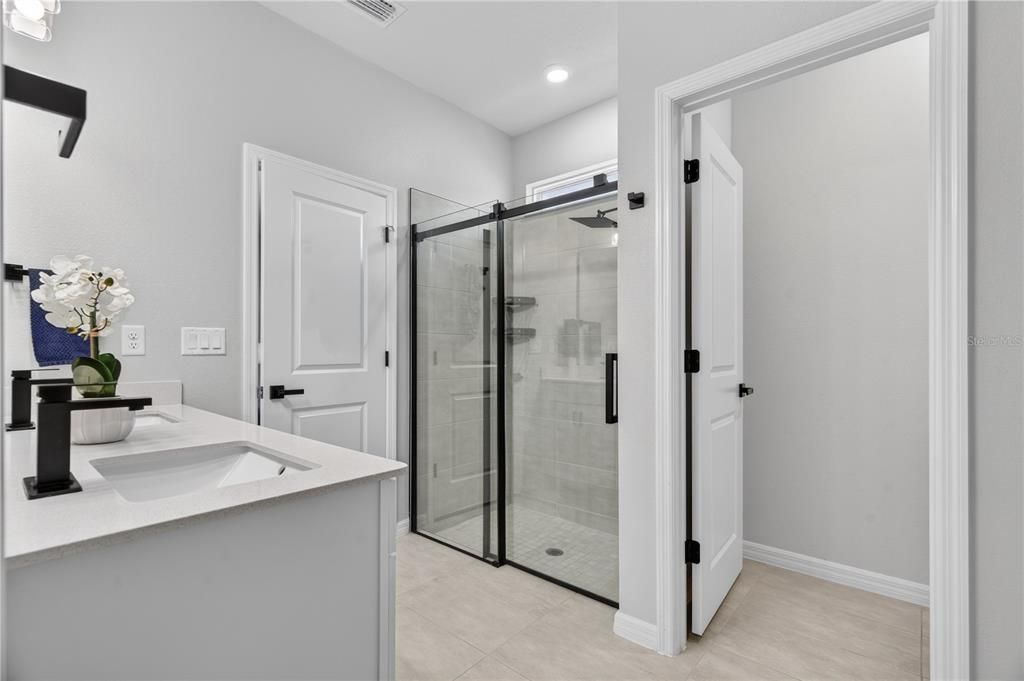 For Sale: $699,998 (4 beds, 2 baths, 1850 Square Feet)