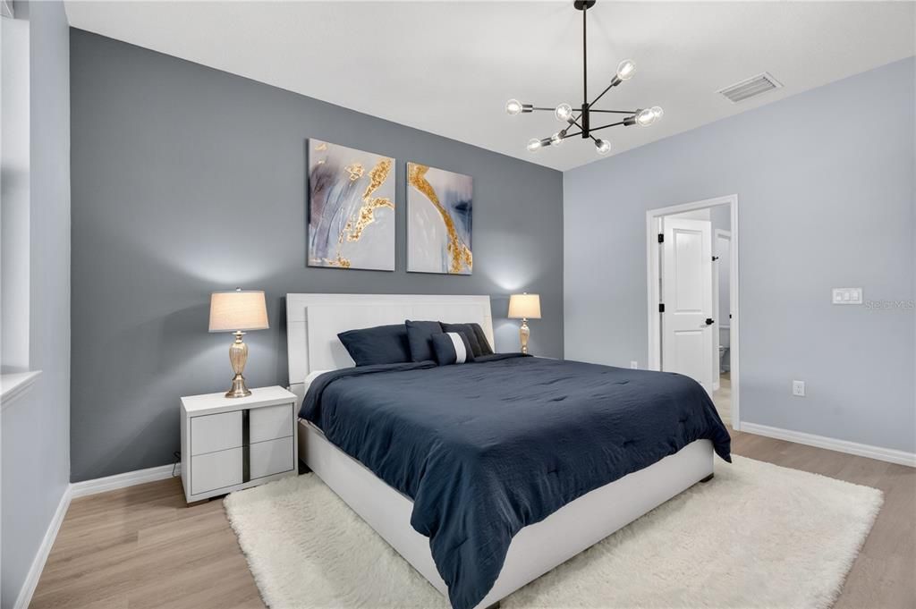 For Sale: $699,998 (4 beds, 2 baths, 1850 Square Feet)