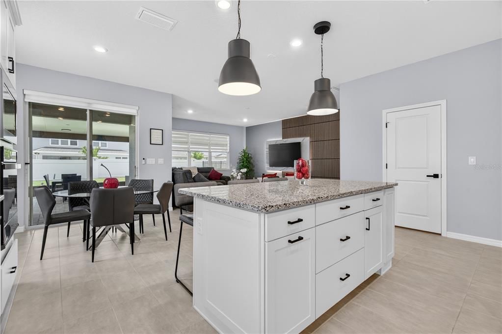 For Sale: $699,998 (4 beds, 2 baths, 1850 Square Feet)
