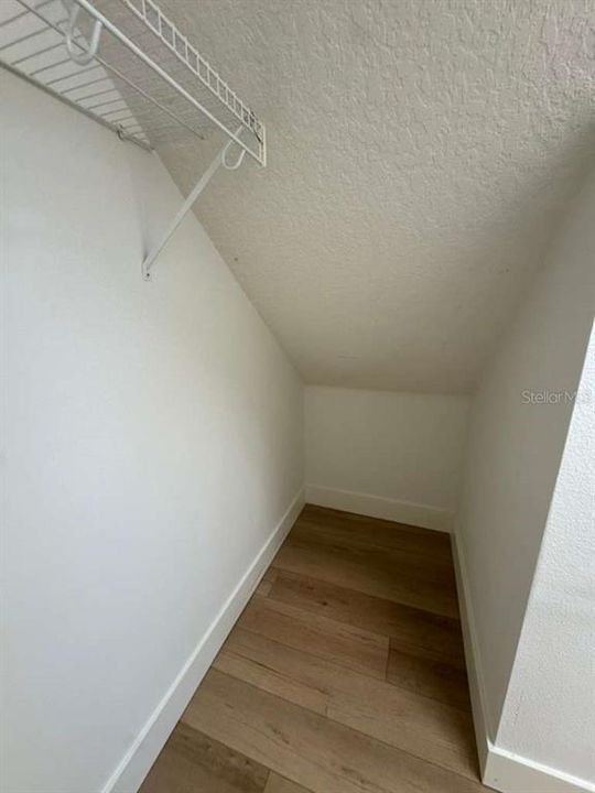 For Rent: $3,500 (5 beds, 2 baths, 2516 Square Feet)