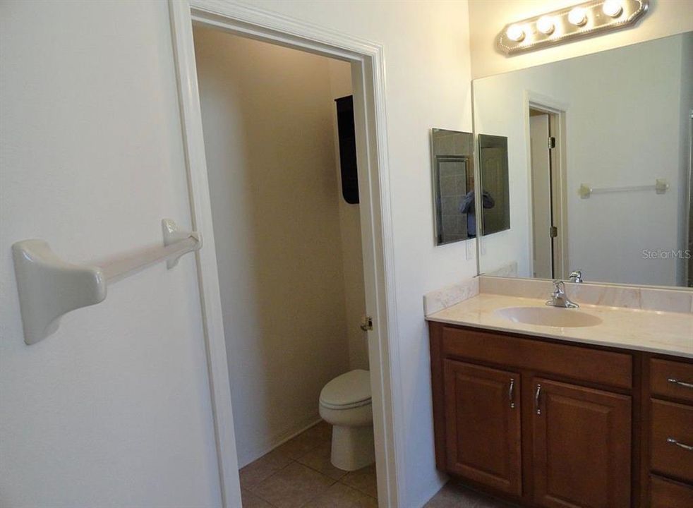 For Rent: $3,500 (5 beds, 2 baths, 2516 Square Feet)