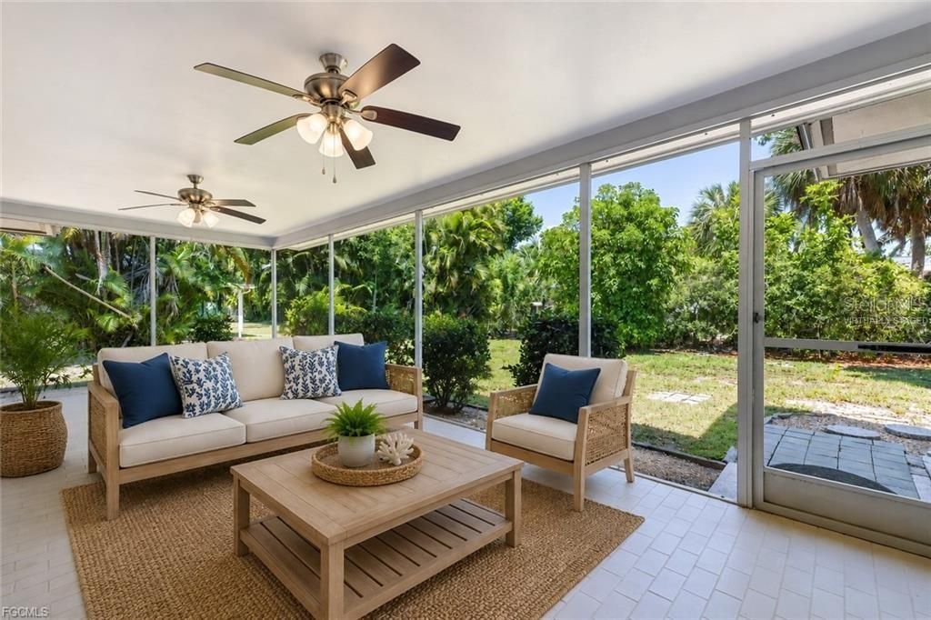 For Sale: $375,000 (3 beds, 2 baths, 1715 Square Feet)