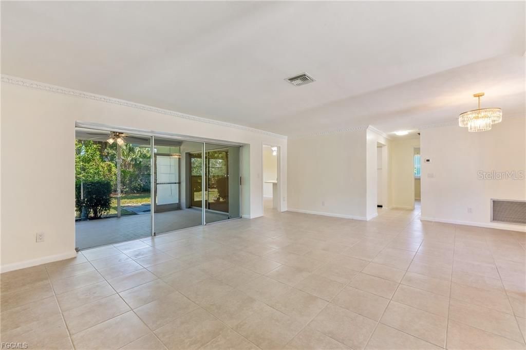 For Sale: $375,000 (3 beds, 2 baths, 1715 Square Feet)
