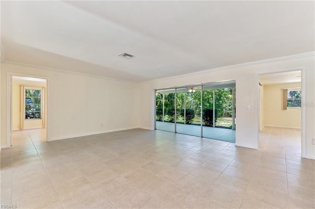 For Sale: $375,000 (3 beds, 2 baths, 1715 Square Feet)