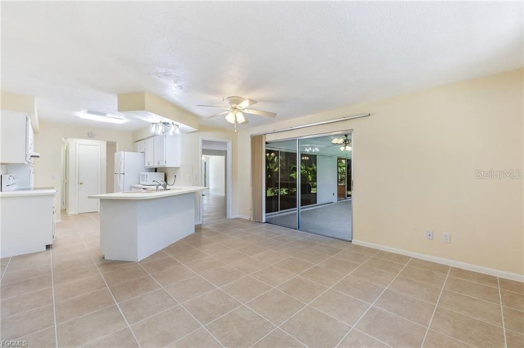 For Sale: $375,000 (3 beds, 2 baths, 1715 Square Feet)