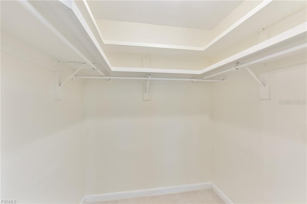 For Sale: $375,000 (3 beds, 2 baths, 1715 Square Feet)