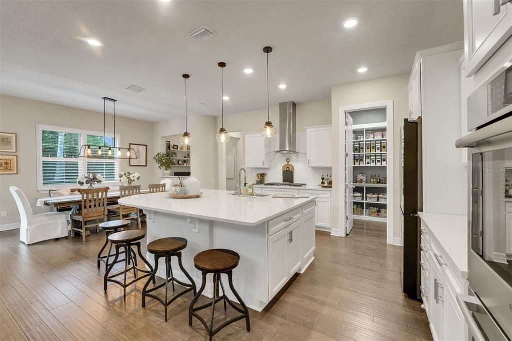 For Sale: $985,000 (4 beds, 3 baths, 3567 Square Feet)