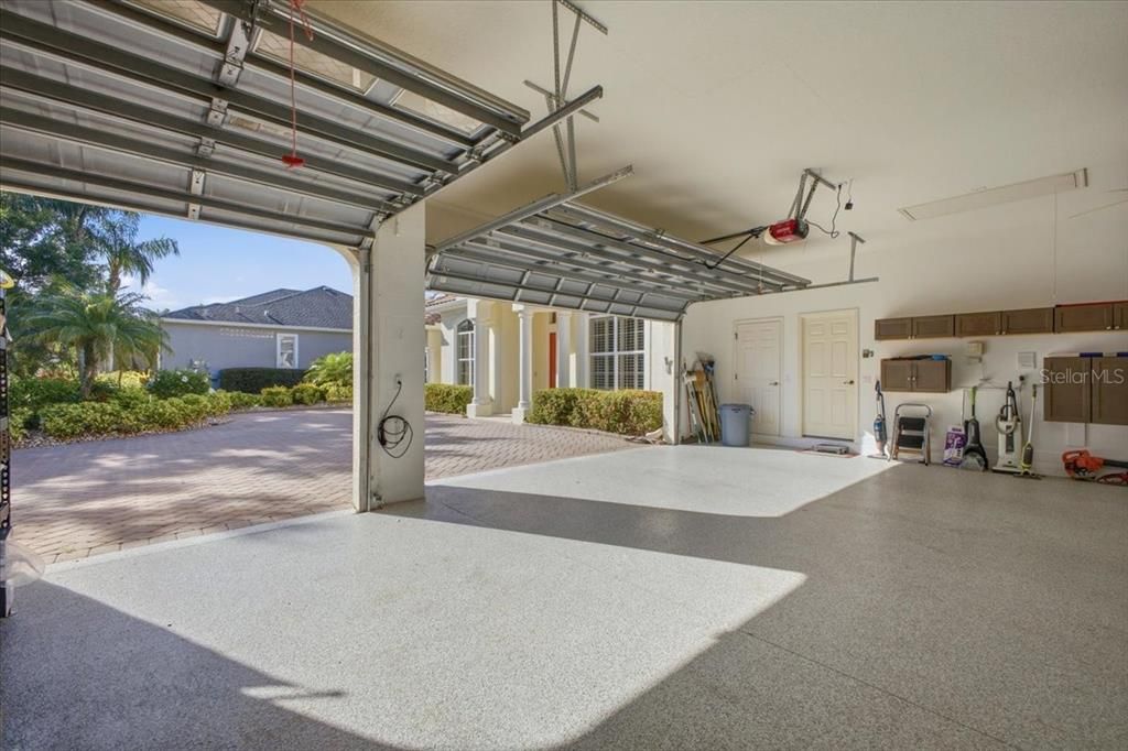 For Sale: $1,150,000 (4 beds, 3 baths, 3484 Square Feet)