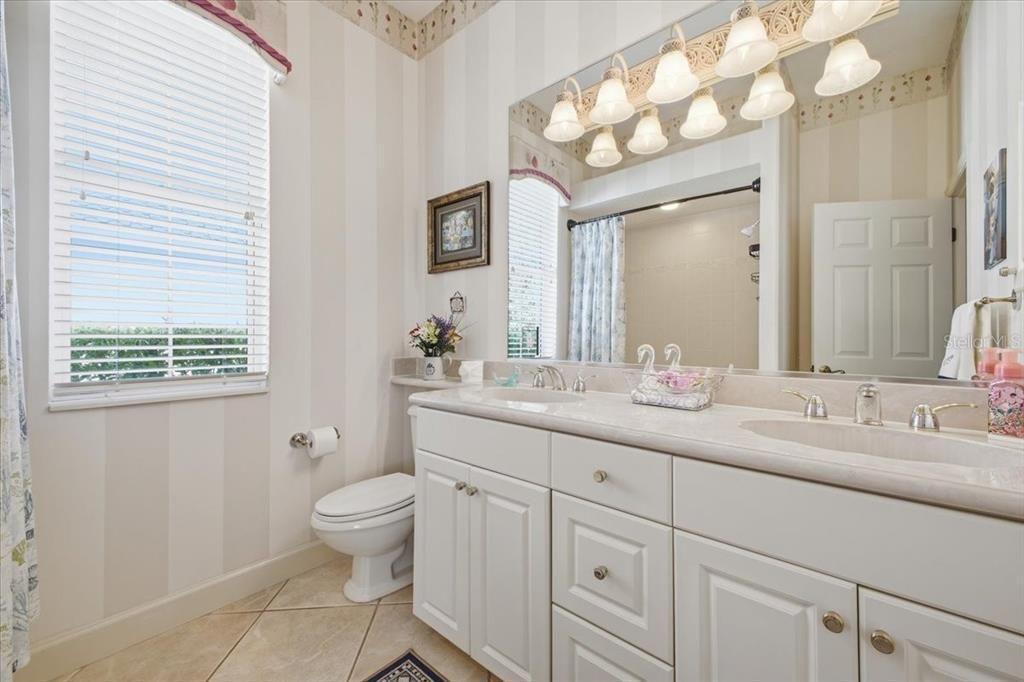 For Sale: $1,150,000 (4 beds, 3 baths, 3484 Square Feet)