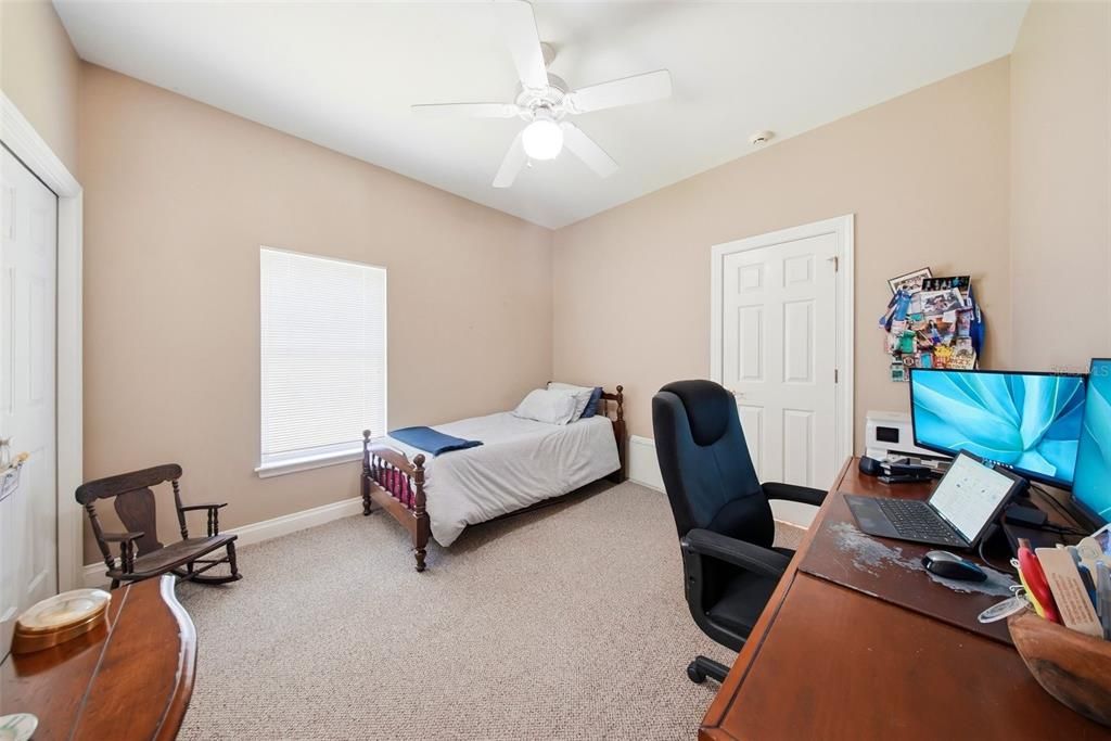 Activo con contrato: $545,000 (4 camas, 3 baños, 2748 Pies cuadrados)