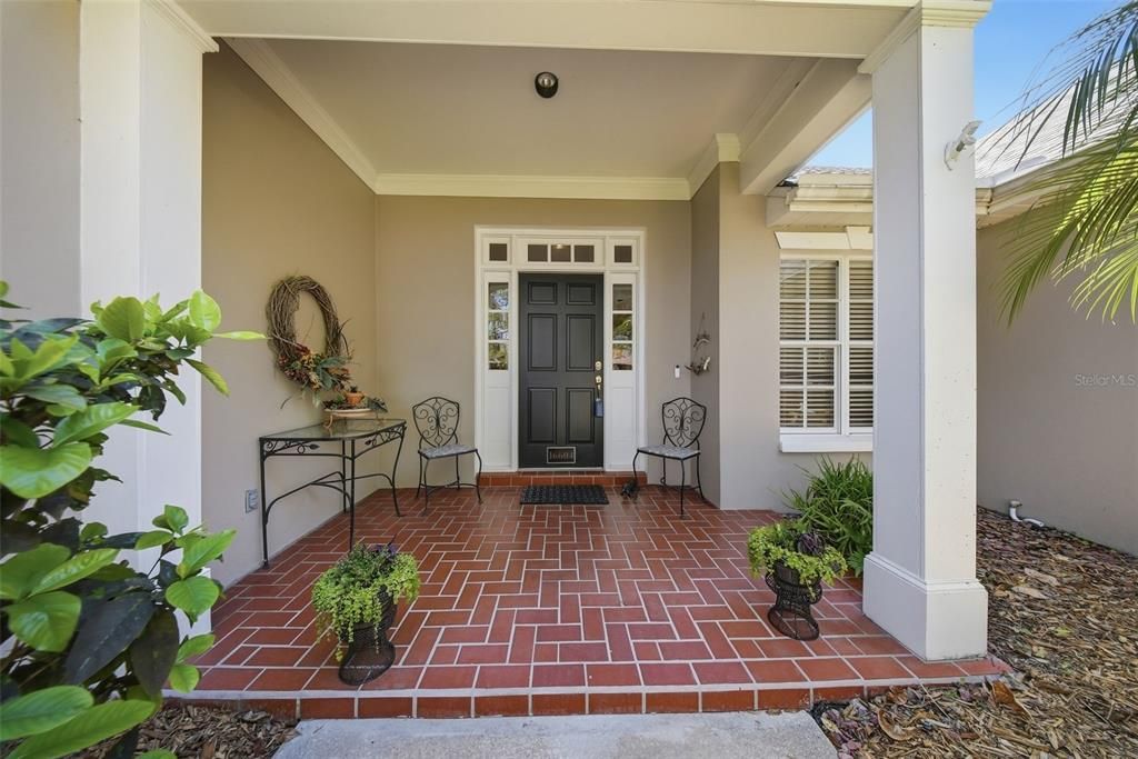 Activo con contrato: $545,000 (4 camas, 3 baños, 2748 Pies cuadrados)