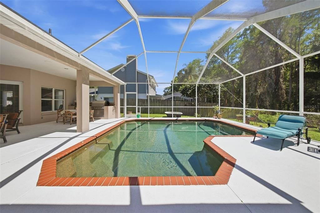Activo con contrato: $545,000 (4 camas, 3 baños, 2748 Pies cuadrados)
