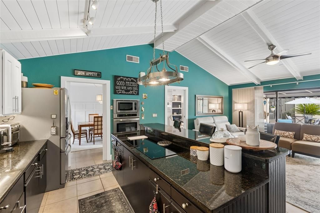 For Sale: $715,000 (3 beds, 2 baths, 2038 Square Feet)