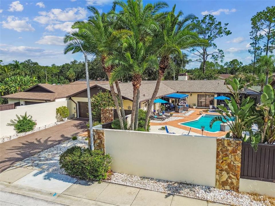For Sale: $715,000 (3 beds, 2 baths, 2038 Square Feet)