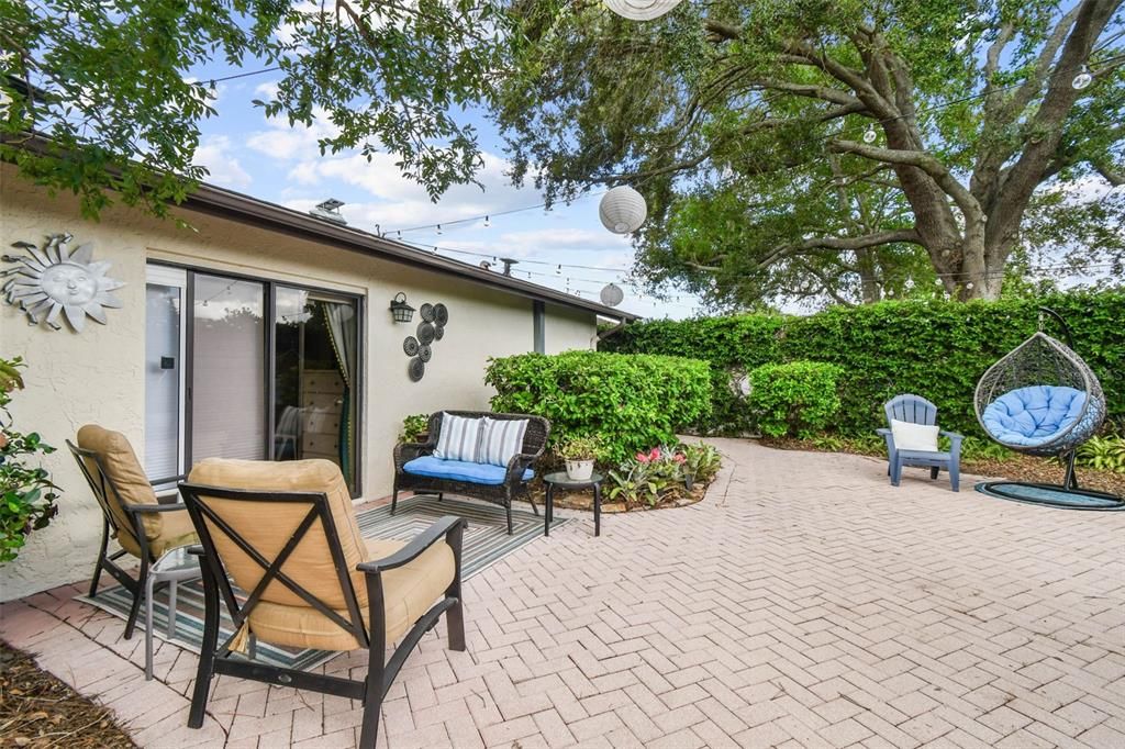 For Sale: $715,000 (3 beds, 2 baths, 2038 Square Feet)
