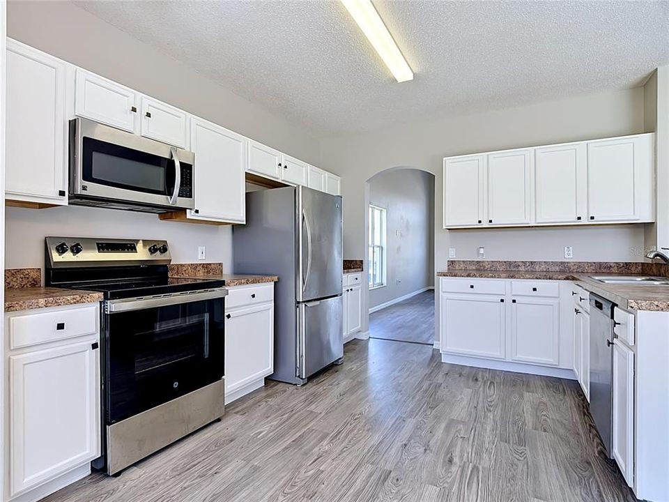 En Venta: $400,000 (4 camas, 3 baños, 2298 Pies cuadrados)