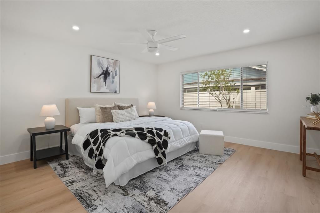 Active With Contract: $385,000 (3 beds, 2 baths, 1372 Square Feet)
