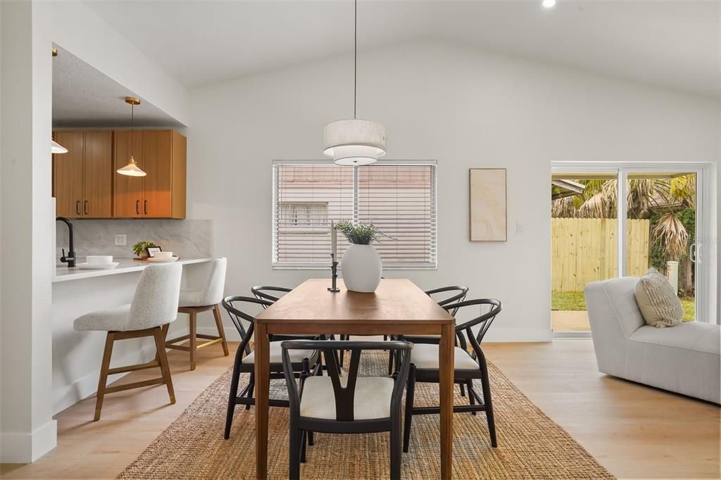 Active With Contract: $385,000 (3 beds, 2 baths, 1372 Square Feet)