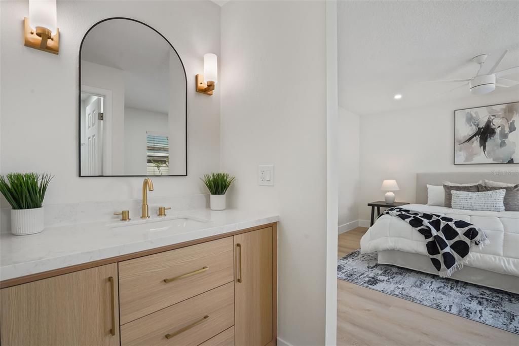 Active With Contract: $385,000 (3 beds, 2 baths, 1372 Square Feet)