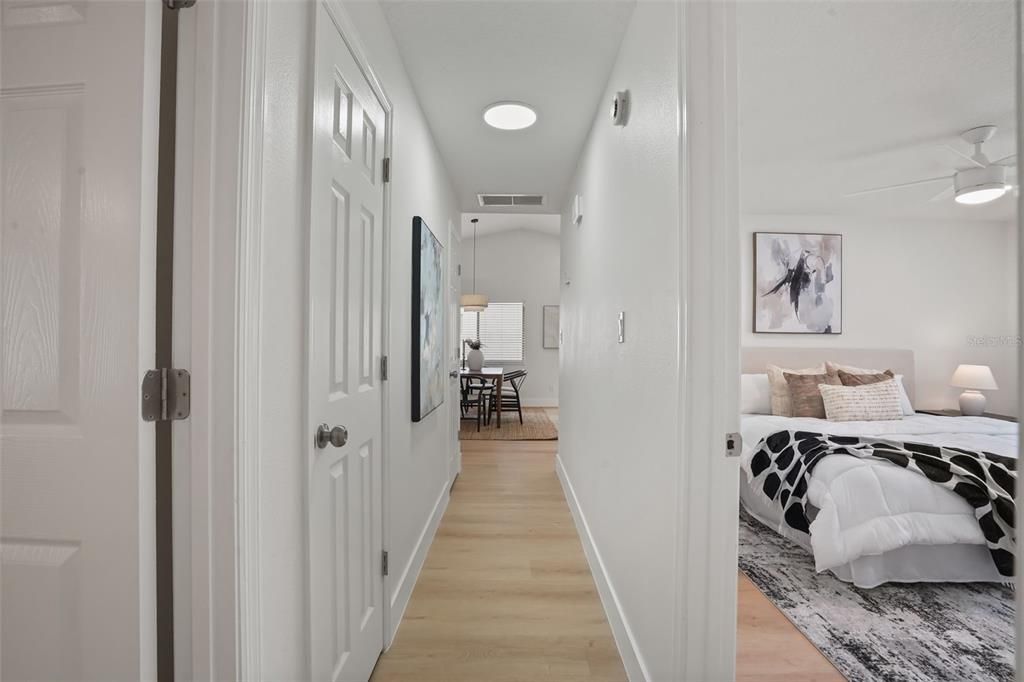 Active With Contract: $385,000 (3 beds, 2 baths, 1372 Square Feet)