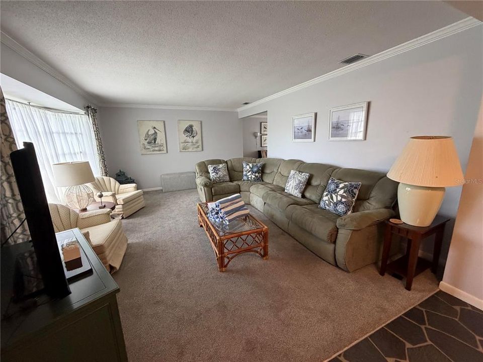For Rent: $2,750 (3 beds, 2 baths, 1750 Square Feet)