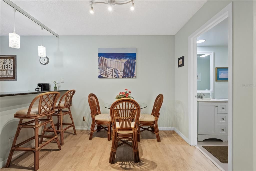 For Sale: $267,000 (2 beds, 2 baths, 1344 Square Feet)