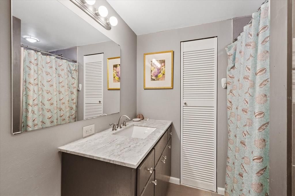 For Sale: $267,000 (2 beds, 2 baths, 1344 Square Feet)