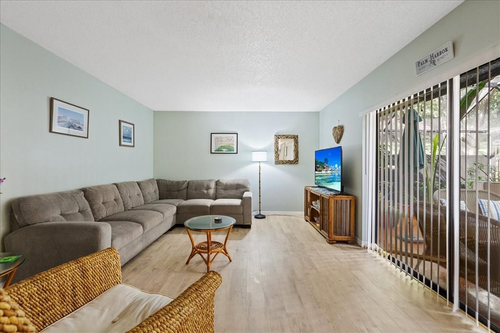 For Sale: $267,000 (2 beds, 2 baths, 1344 Square Feet)