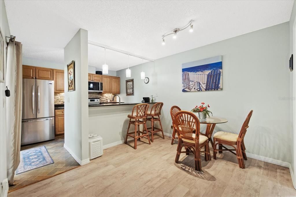 For Sale: $267,000 (2 beds, 2 baths, 1344 Square Feet)