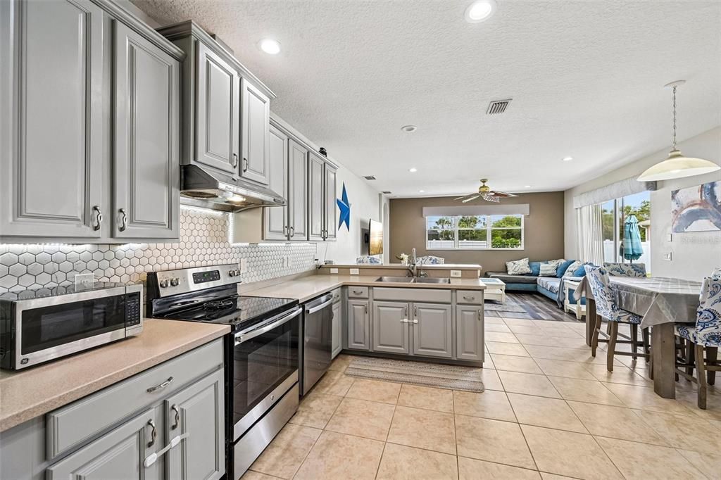 For Sale: $439,000 (4 beds, 3 baths, 2206 Square Feet)