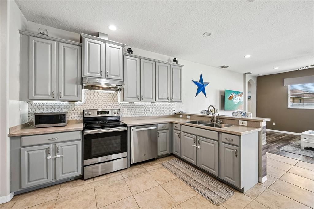 For Sale: $439,000 (4 beds, 3 baths, 2206 Square Feet)