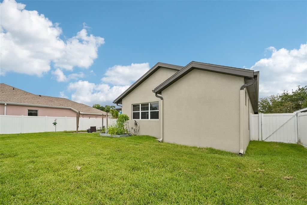 For Sale: $439,000 (4 beds, 3 baths, 2206 Square Feet)