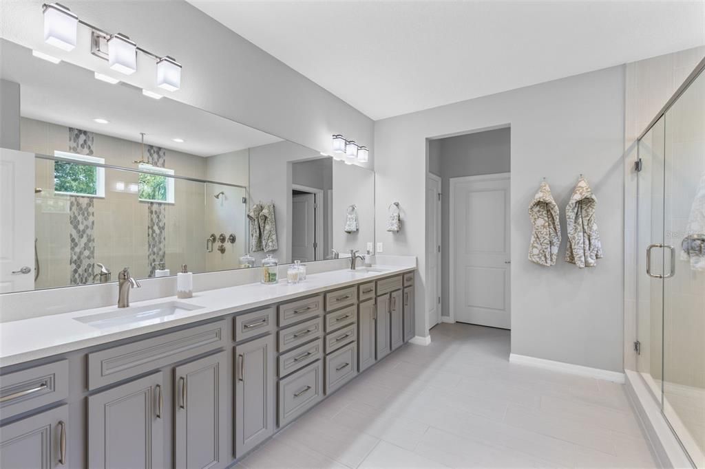 For Sale: $1,149,900 (5 beds, 4 baths, 3652 Square Feet)