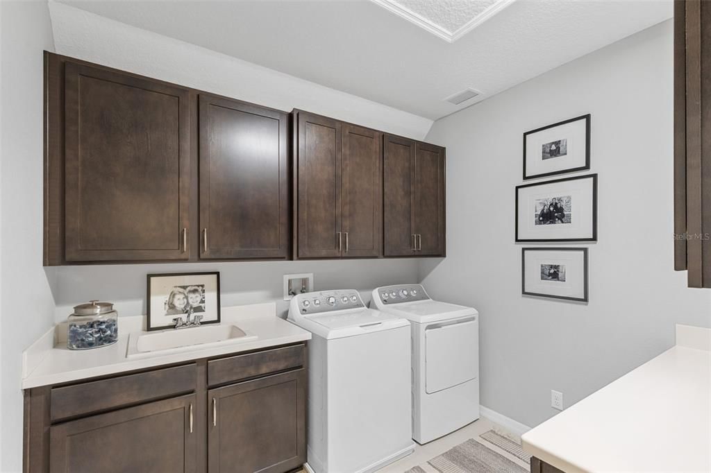 For Sale: $1,149,900 (5 beds, 4 baths, 3652 Square Feet)