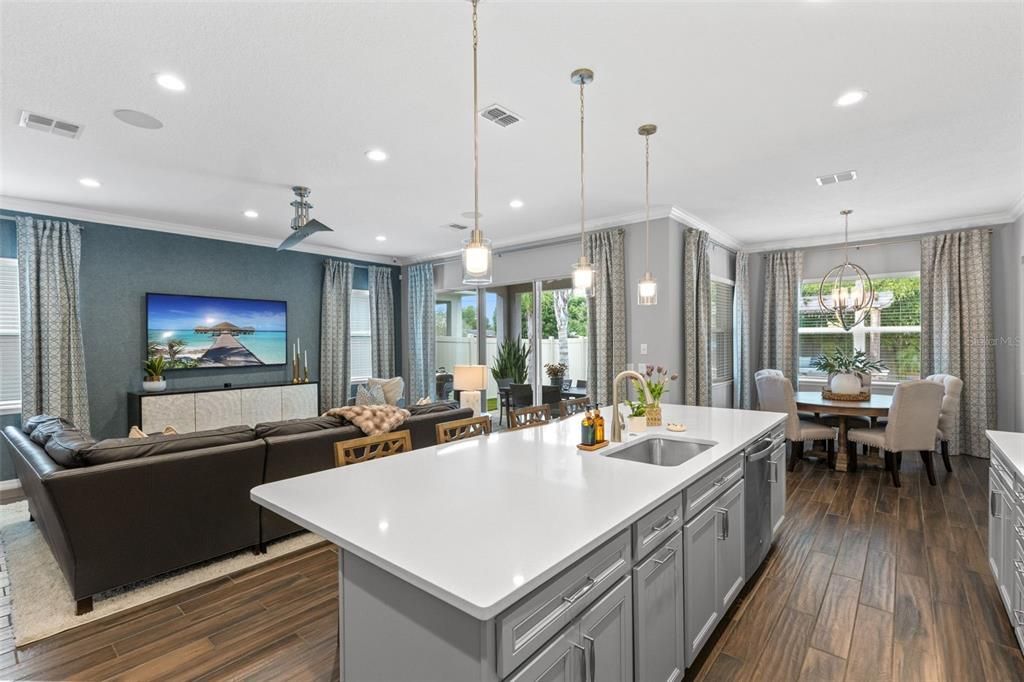 For Sale: $1,149,900 (5 beds, 4 baths, 3652 Square Feet)