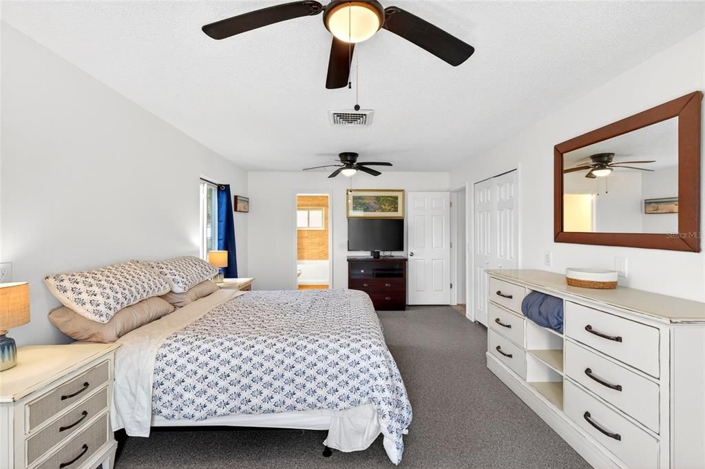 For Sale: $345,000 (4 beds, 3 baths, 2348 Square Feet)