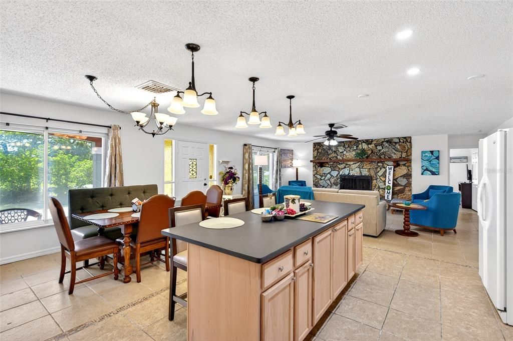For Sale: $345,000 (4 beds, 3 baths, 2348 Square Feet)