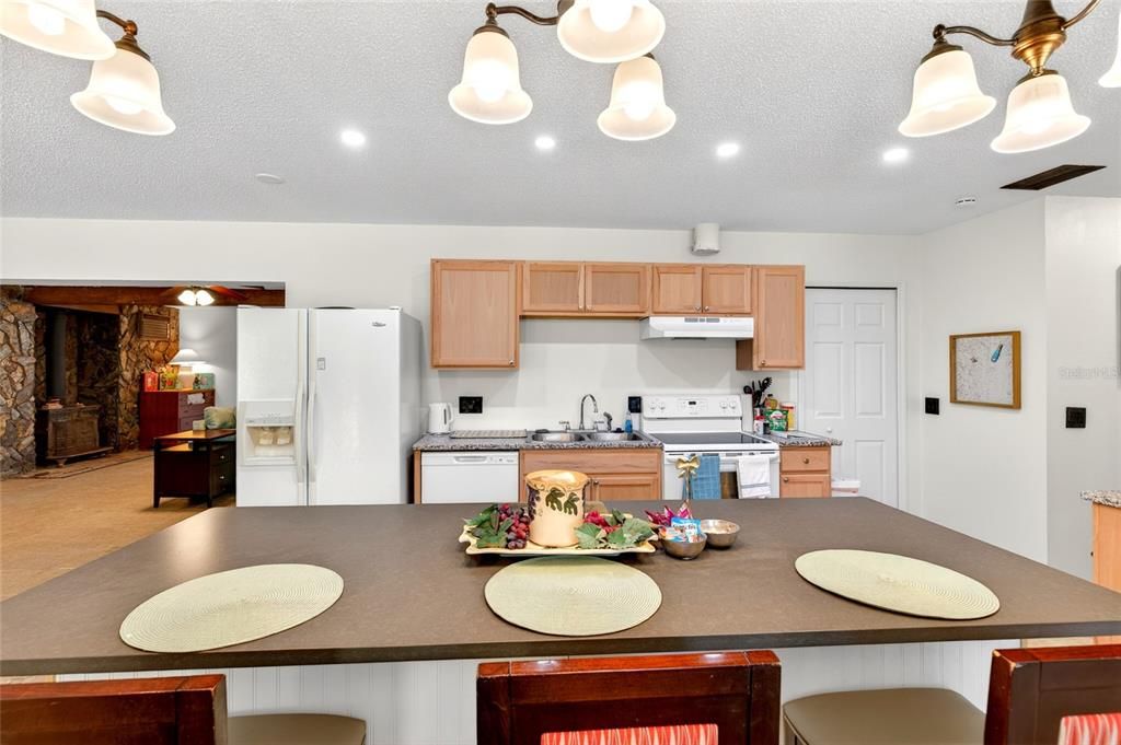For Sale: $345,000 (4 beds, 3 baths, 2348 Square Feet)