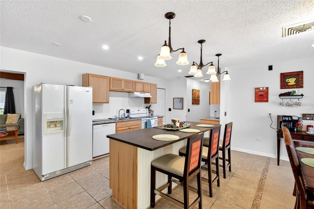 For Sale: $345,000 (4 beds, 3 baths, 2348 Square Feet)