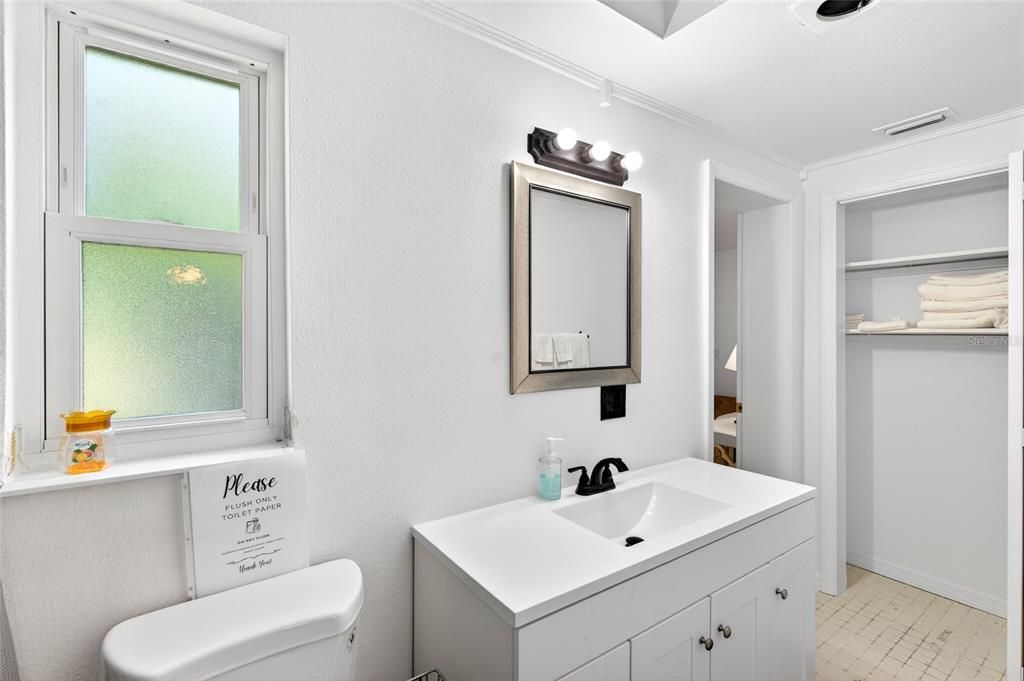 For Sale: $345,000 (4 beds, 3 baths, 2348 Square Feet)
