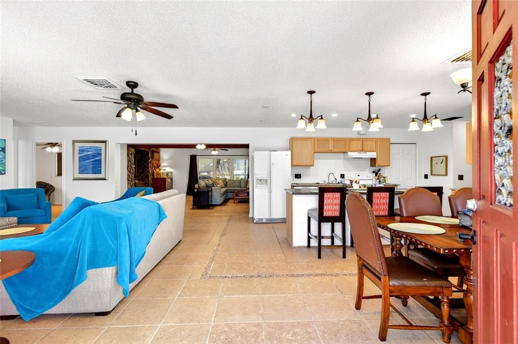 For Sale: $345,000 (4 beds, 3 baths, 2348 Square Feet)