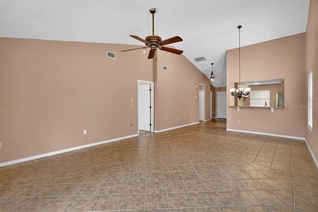 For Sale: $269,000 (3 beds, 2 baths, 1260 Square Feet)