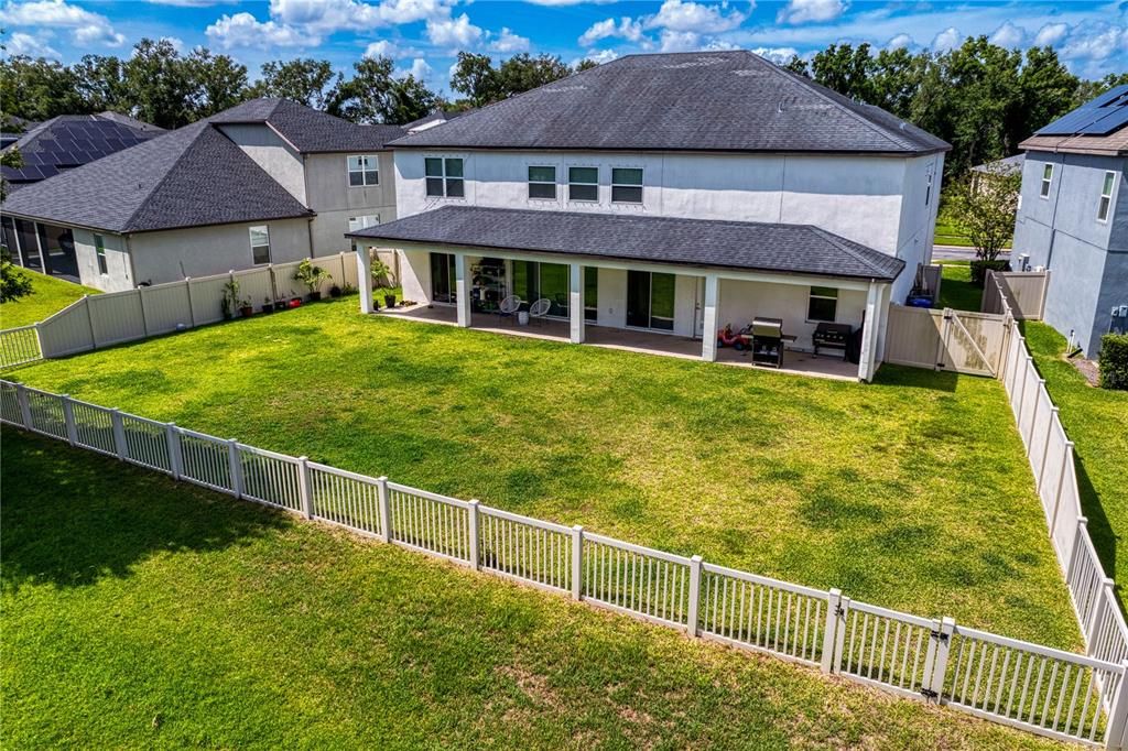 For Sale: $899,000 (5 beds, 4 baths, 4750 Square Feet)