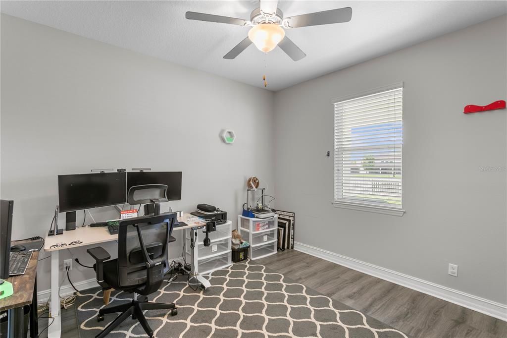 For Sale: $899,000 (5 beds, 4 baths, 4750 Square Feet)