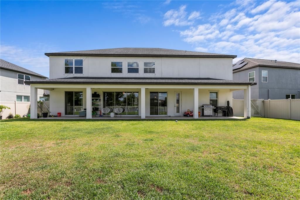 For Sale: $899,000 (5 beds, 4 baths, 4750 Square Feet)